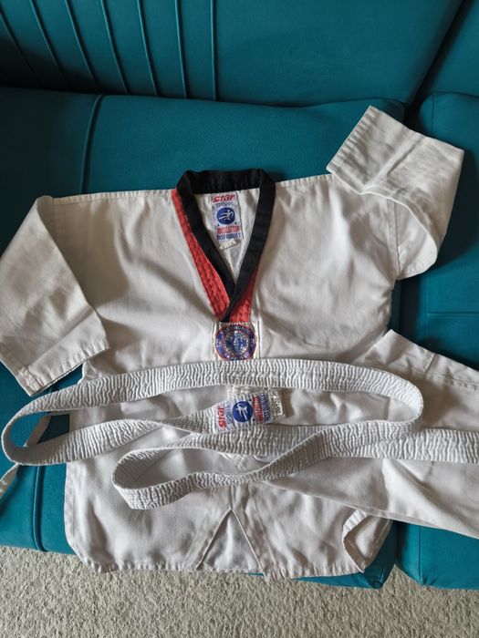 Форма для таэквондо.