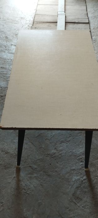 Продам столик журнальный