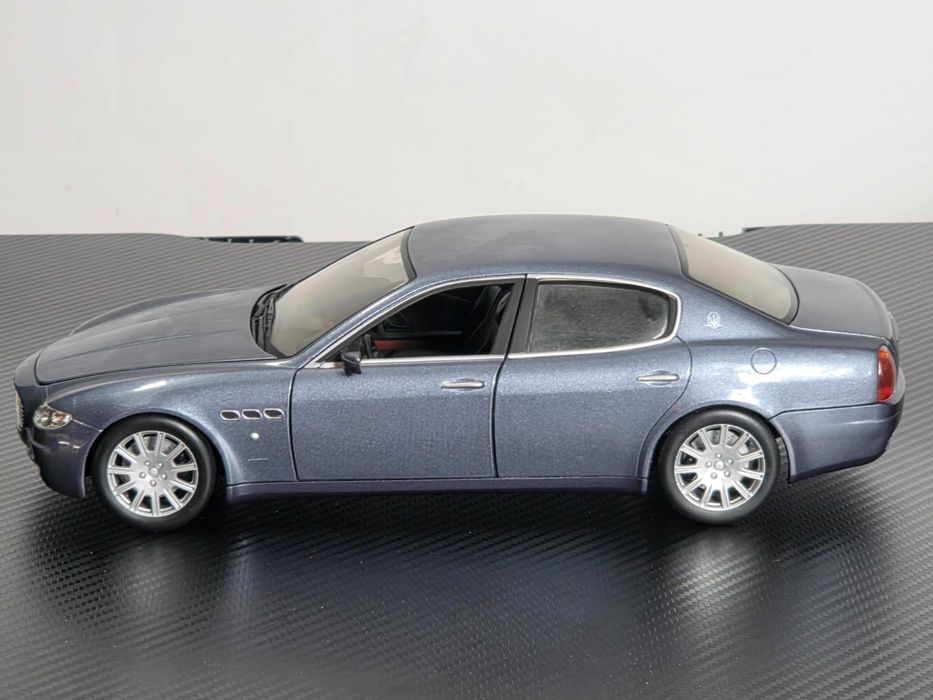 Macheta Auto 1/18 Hotwheels Maserati Quattroporte