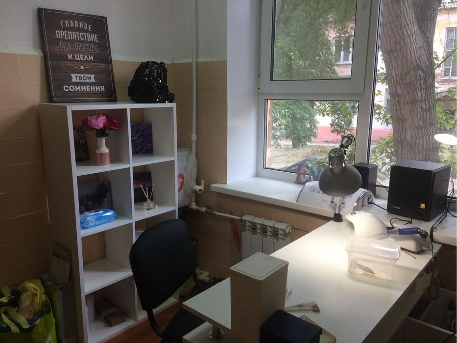 Продам стол,стол для мастера маникюра,рабочий стол