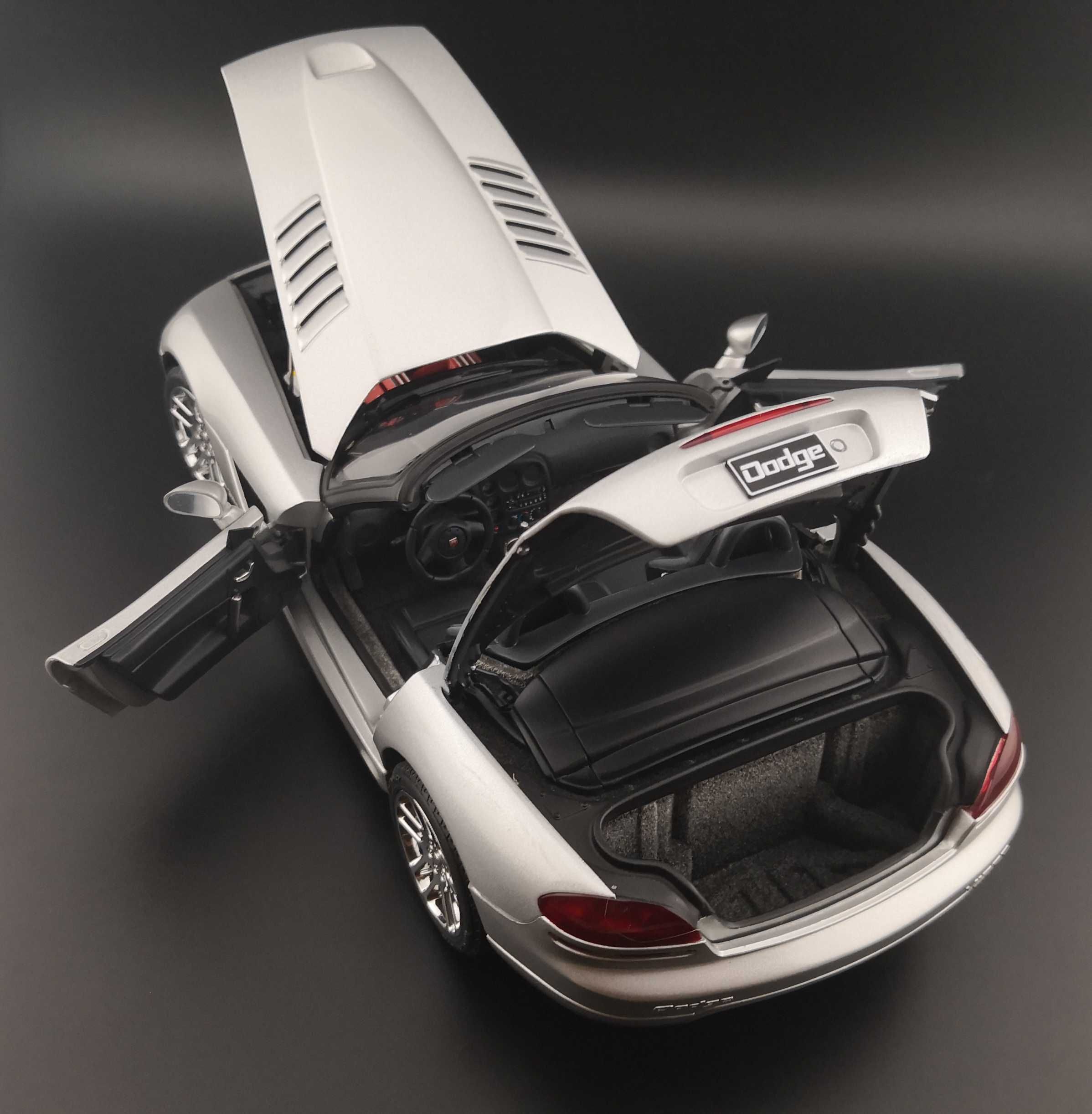 Macheta 1:18 -Dodge Viper Cabrio Concept  Autoart