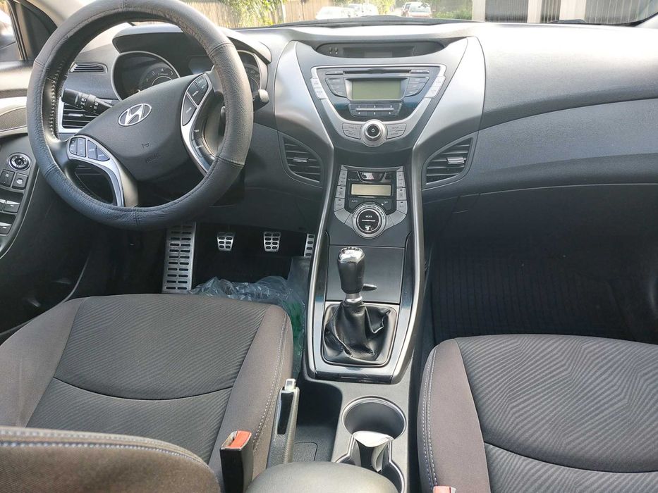 Auto Hyundai Elantra