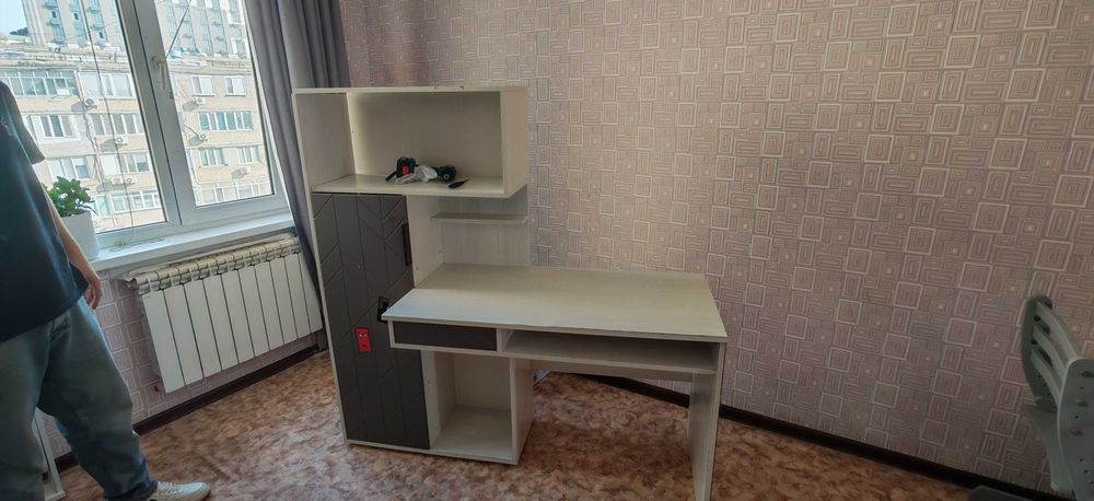 Письменный стол подростковый2