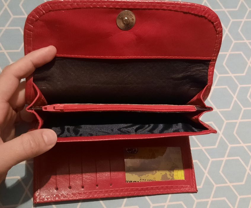 Portofel rosu, din piele
