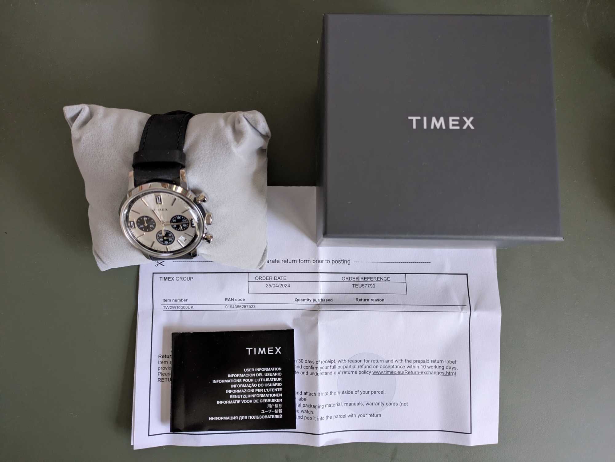 Timex Marlin Chronograph Tachymeter 40mm Panda