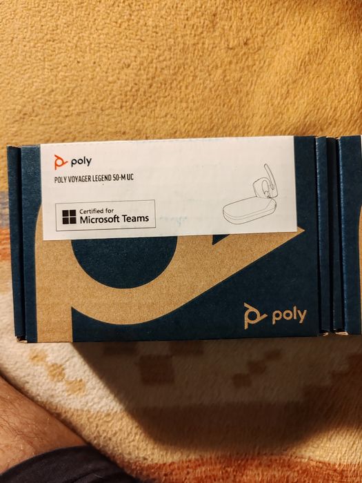 Casca Poly voyager legend 50 uc absolut noua sigilată