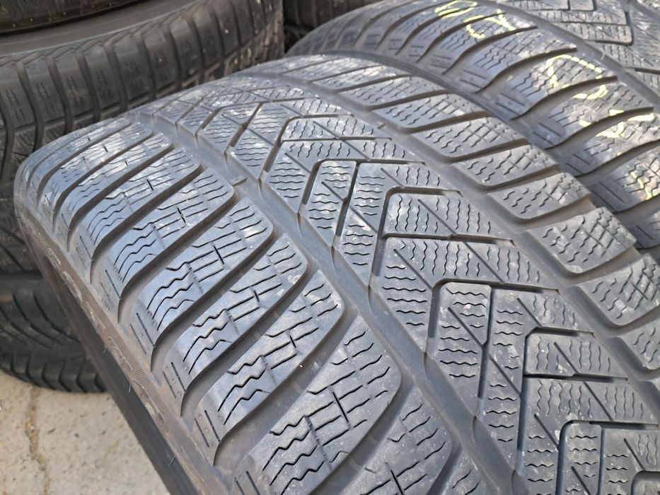 Anvelope second iarna 275 40 R20 Pirelli *RSC 2022
