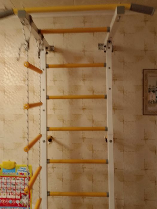 Продам детскую шведскую стенку не дорого