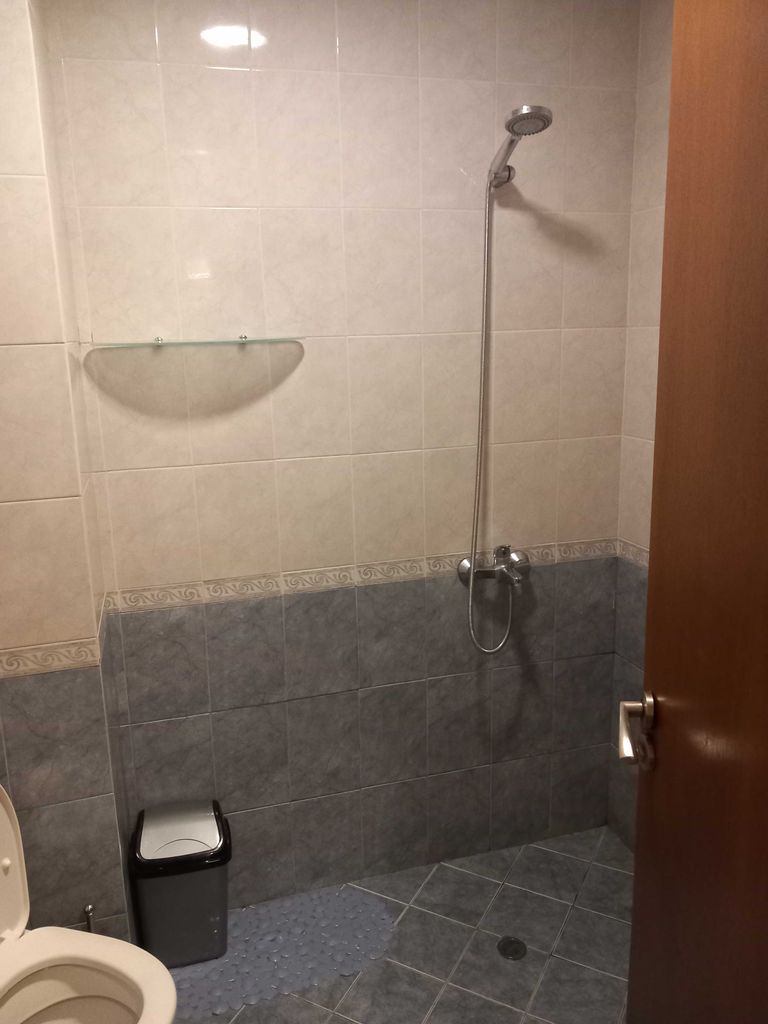 Дава се под наем Двустаен апартамент в Кърджали, Център - 72 кв.м за 229.5 € - Снимка #5