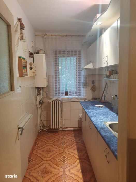 Apartament 3 camere zona Primaverii /Scoala 12 , etaj 4 cu sarpanta