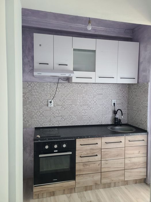 Inchiriez apartament nou cu o camera ( parcare inclusa )