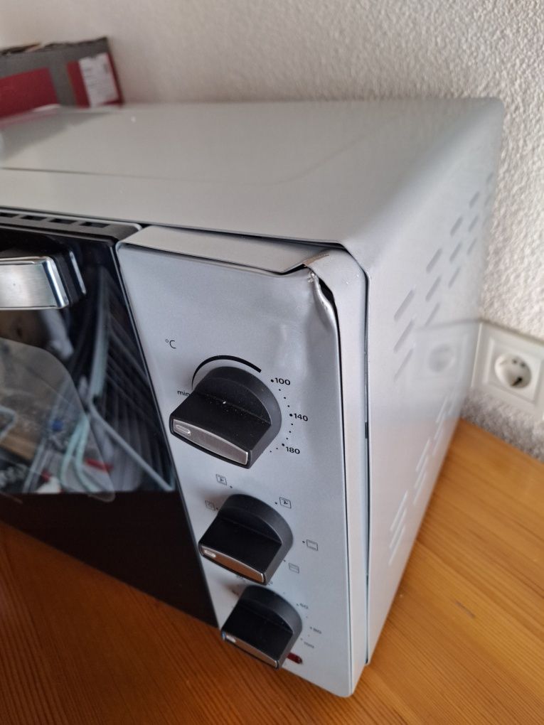 Конвекторна фурна Inventum OV307S 30л,1600w, 230градуса,4нагреватела.