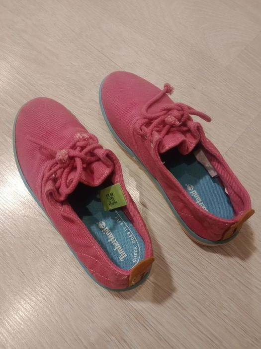 Продам обувь для девочки. Timberland.