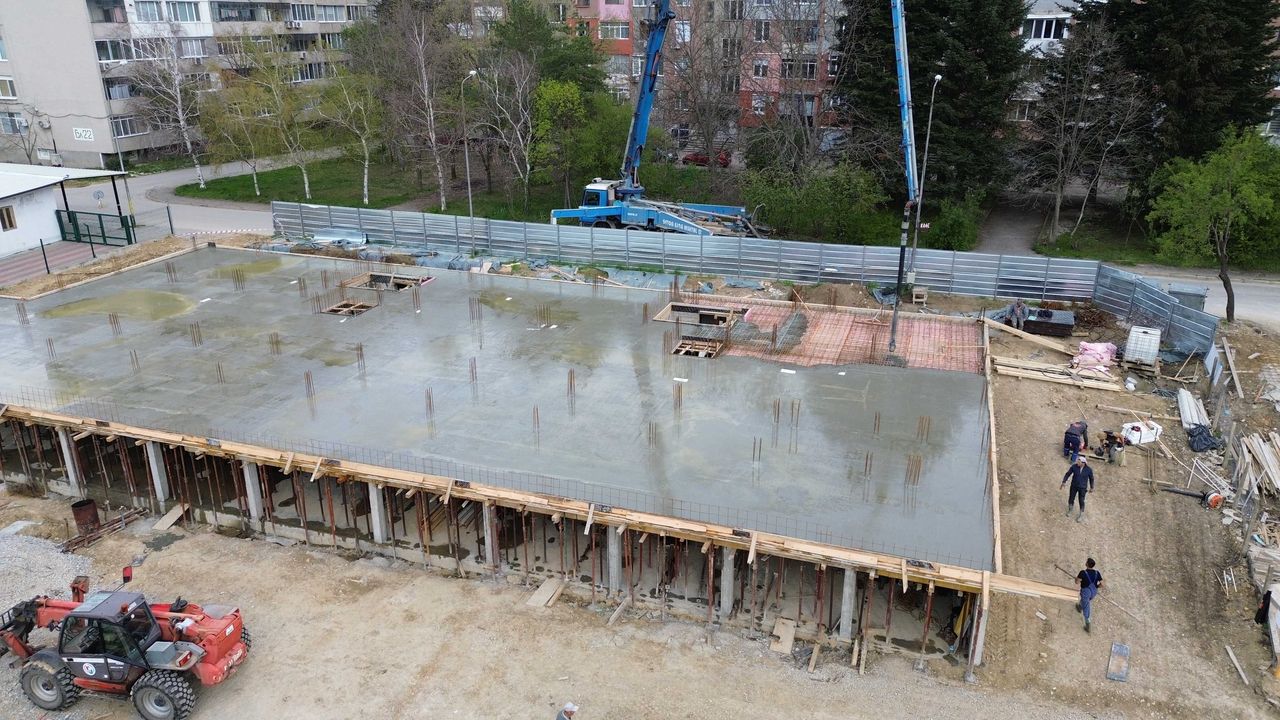Продава се Тристаен апартамент в Търговище, Запад 1 - 88 кв.м за 1080 €/кв.м - Снимка #3