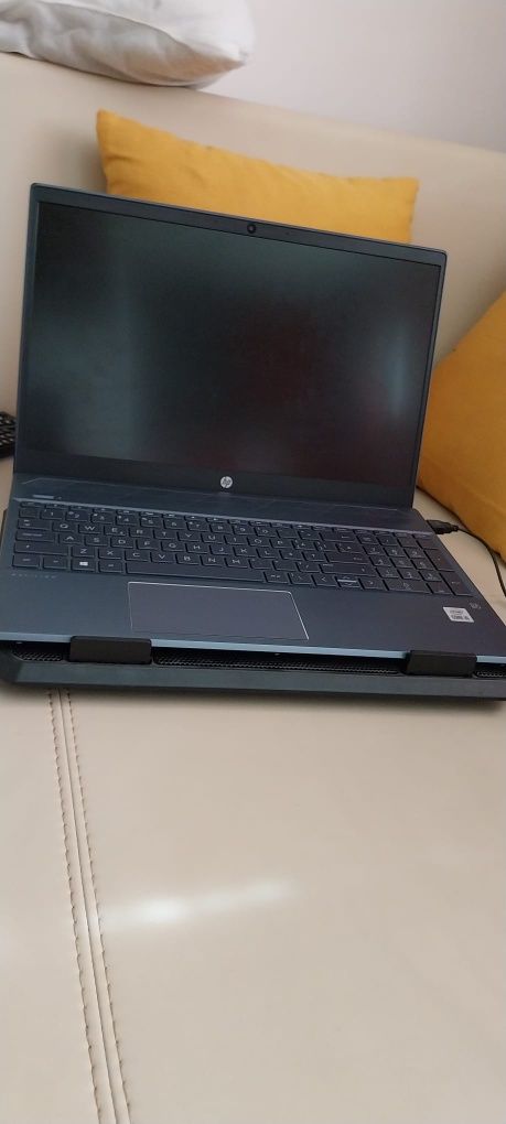 Vând Laptop HP icore5 Negociabil