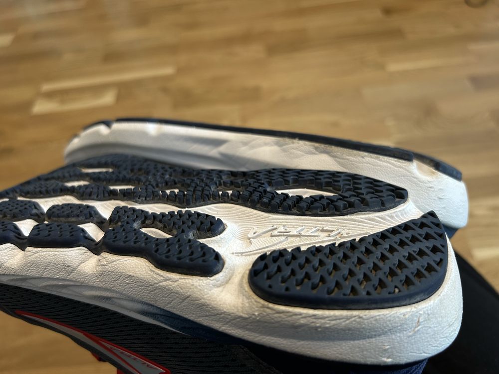 Altra Provision 7