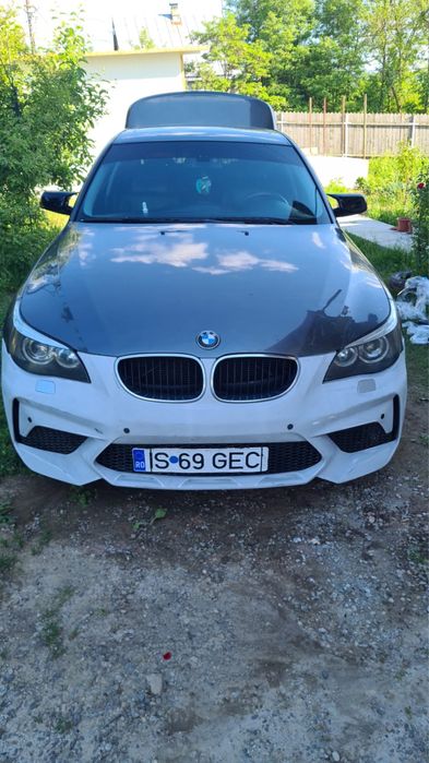 Set Capace Oglinzi Carcase BMW E60 E61 Batman M4 cu colt