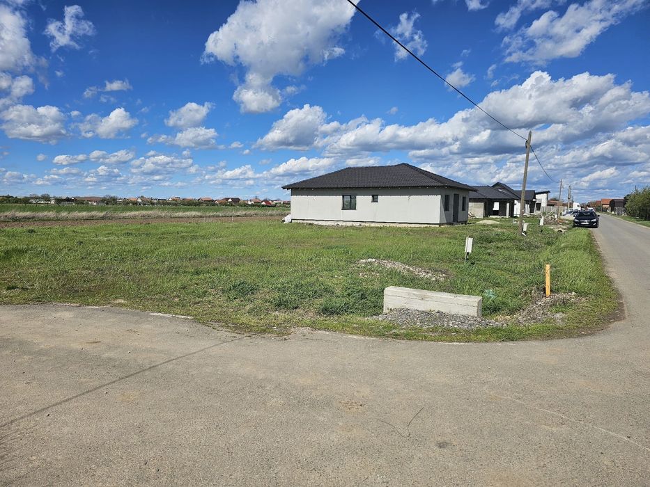 Vând 500m2 Teren Intravilan Bors  Santion