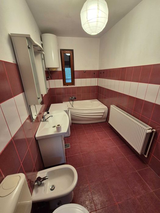 Casa parter si etaj 130 mp utili mobilata Decebal langa Lidl curte