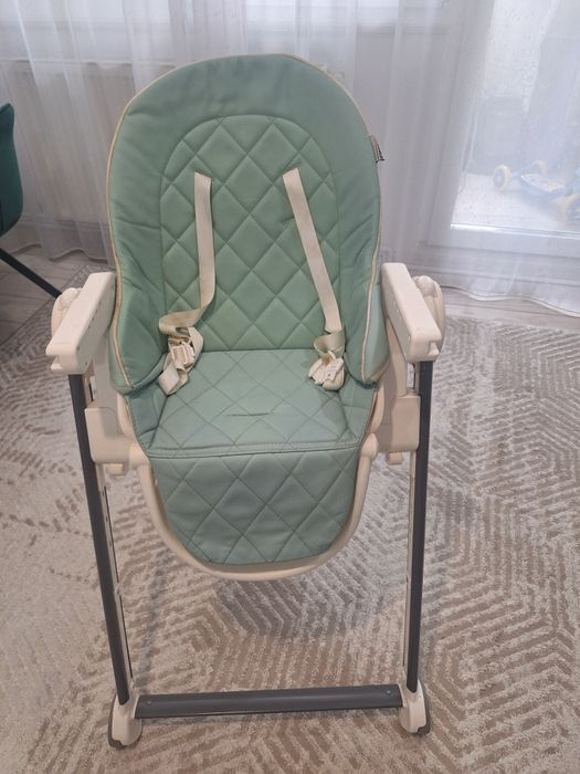 Scaun de masa pentru bebeluși