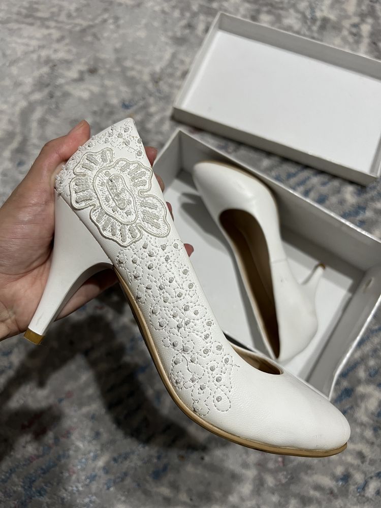Белые туфли 35 размер
