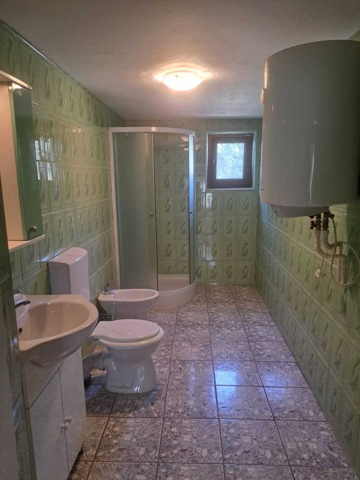 Vând casa în  sat Giurgesti,com.Vulturesti, jud.Suceava