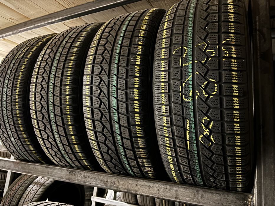 235/60/18 set iarna Toyo 5mm