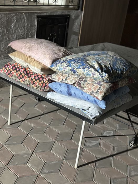 Отдам даром подушки (пуховые)