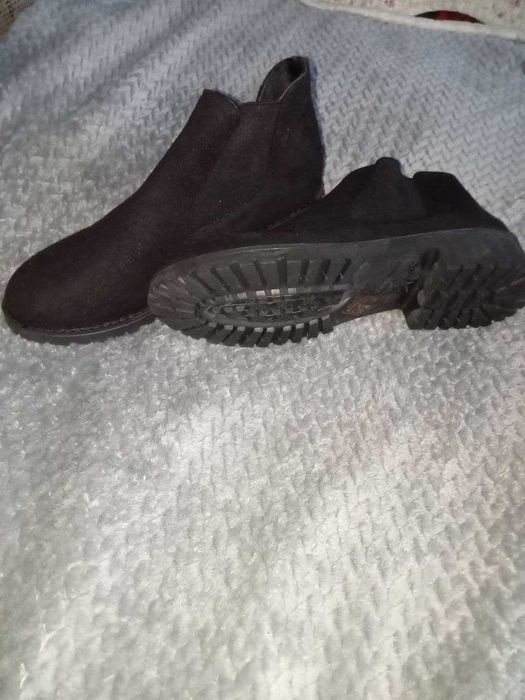 Продам женскую обувь