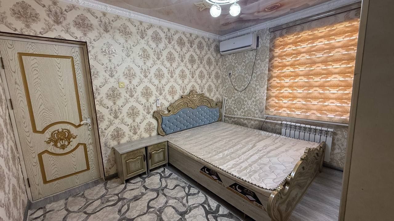 Dom sotiladi gilam bozor 7 - mikrayon 4 qavat 2 xona