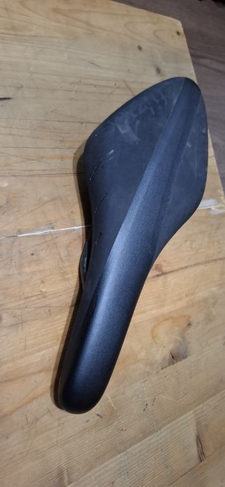 Sa Fizik Arione carbon
