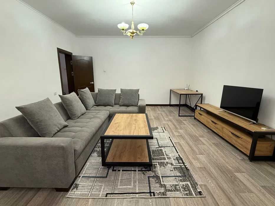 Сдам евро квартиру на Ойбек Цум