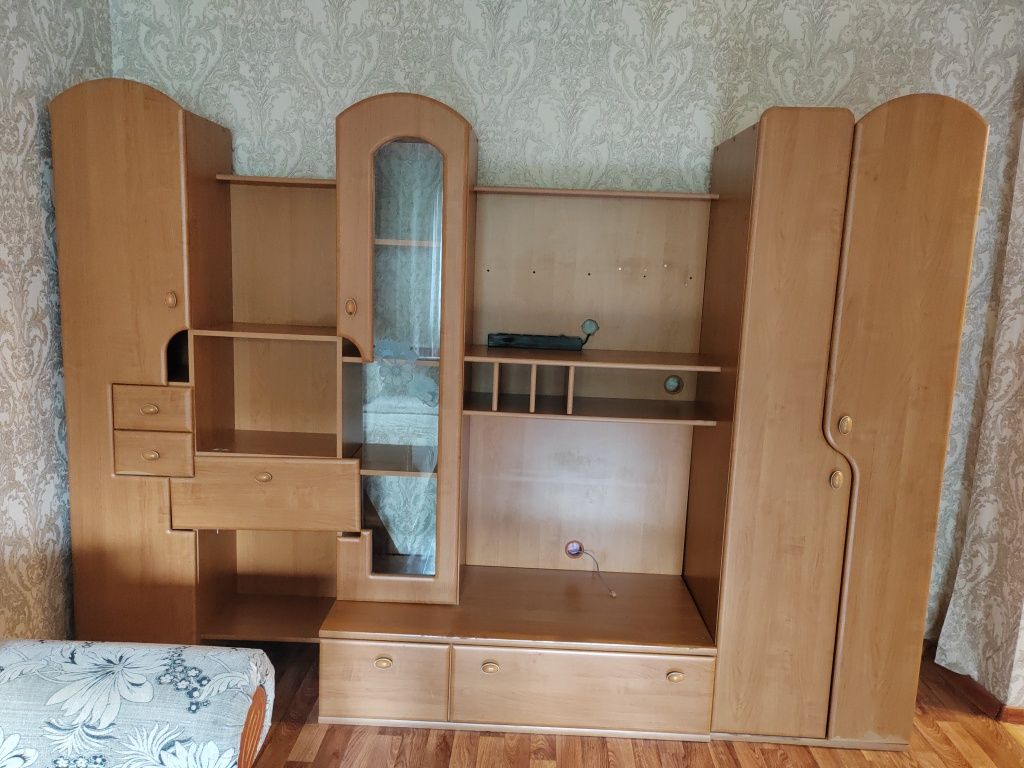 Отдам гарнитур горку в зал