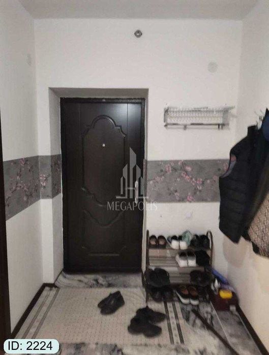 6 mikr oaziz tarafda 3 xona tayyor kvartira sotiladi №2224