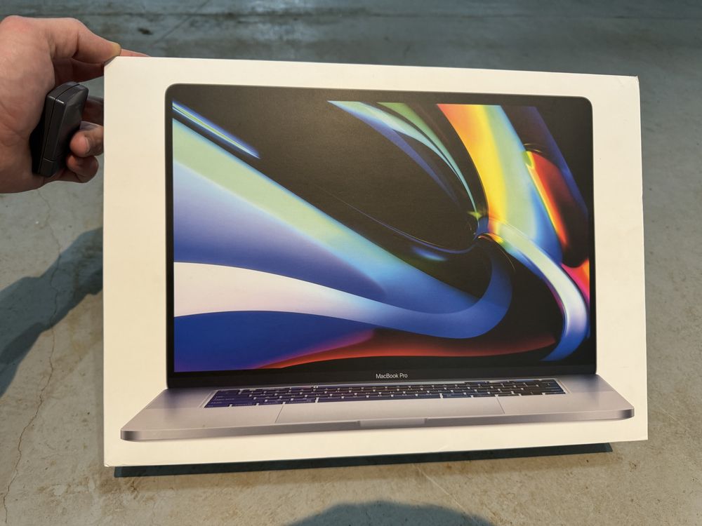 Macbook pro 16” 2019 i9, 64 gb ram