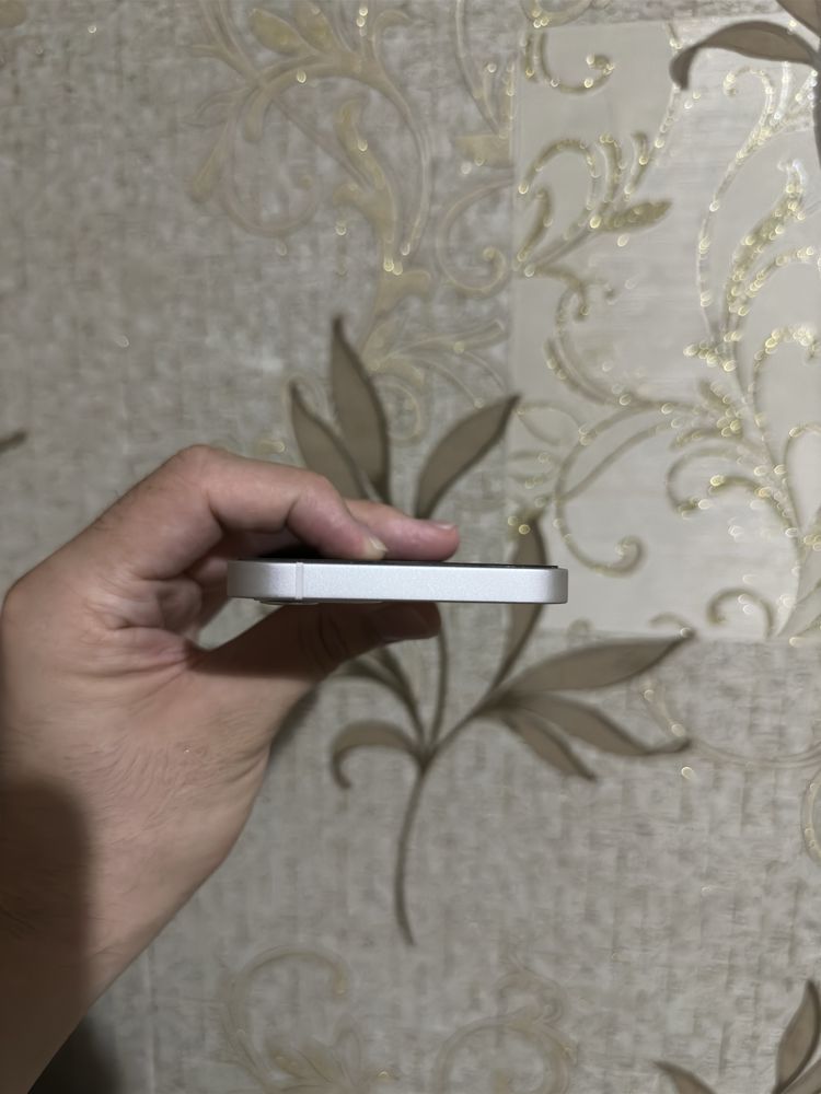 Iphone 12  64 gb ideal
