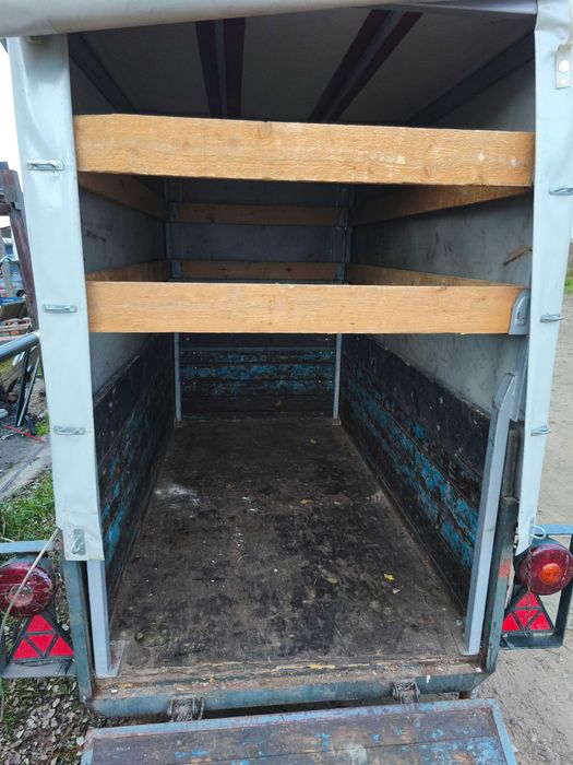 Vând remorca auto carosata din 1977 650 Kg Germania