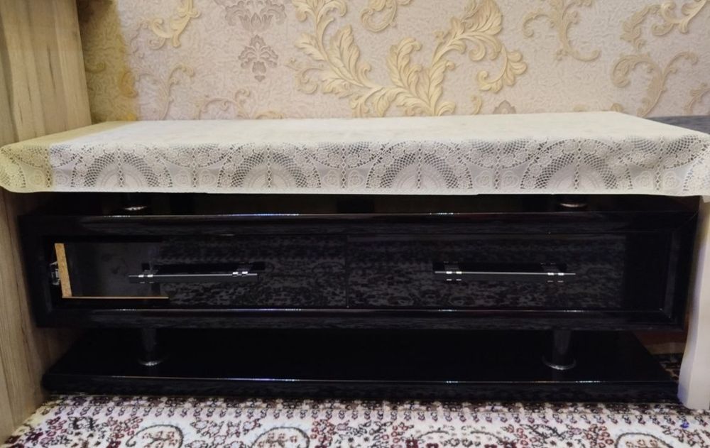 Подставка для телевизора