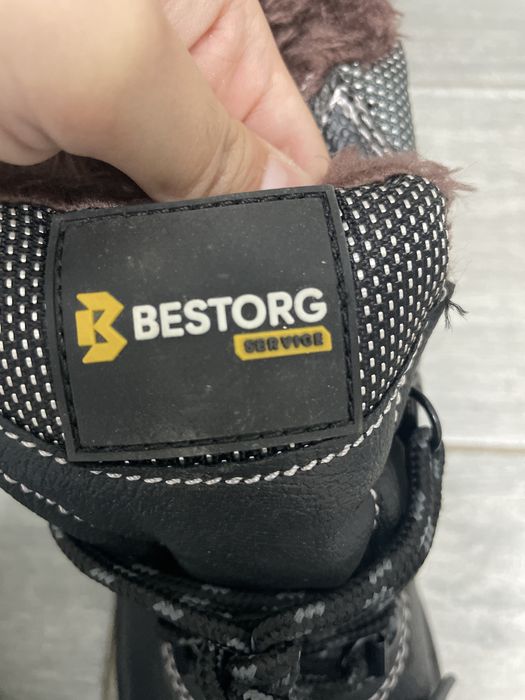 Продам Ботинки зимнии