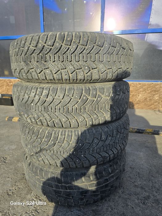 Продаю зимние шины