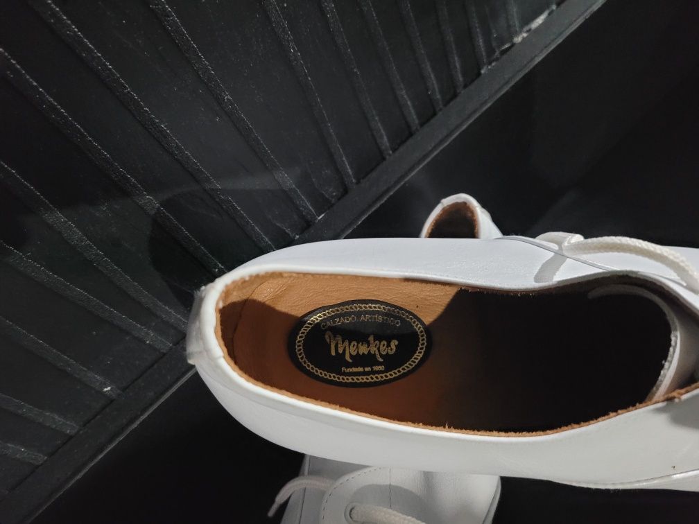 Pantofi dans din piele