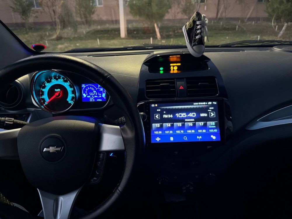 Автомобиль Chevrolet Spark