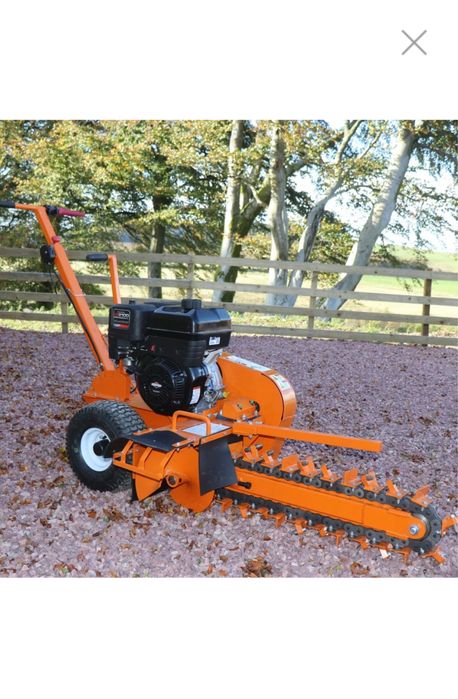 Masina de sapat santuri pt irigatii , cabluri , fundatii