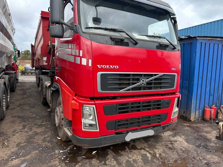 Camion VOLVO FH-480 cu  macara