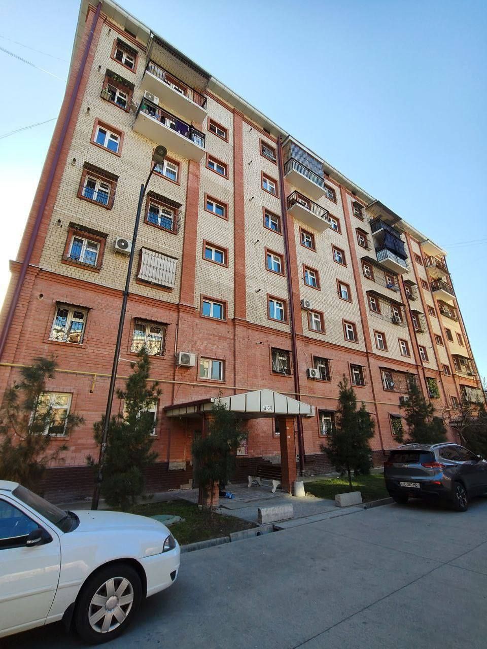 Сотилади Квартира!! ЯнгиХаёт т-н, 8-худуд, 2/6/7, Ипотекага сотилади.