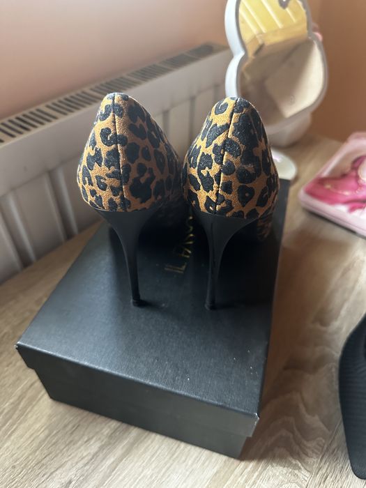 Stiletto animal print ZARA