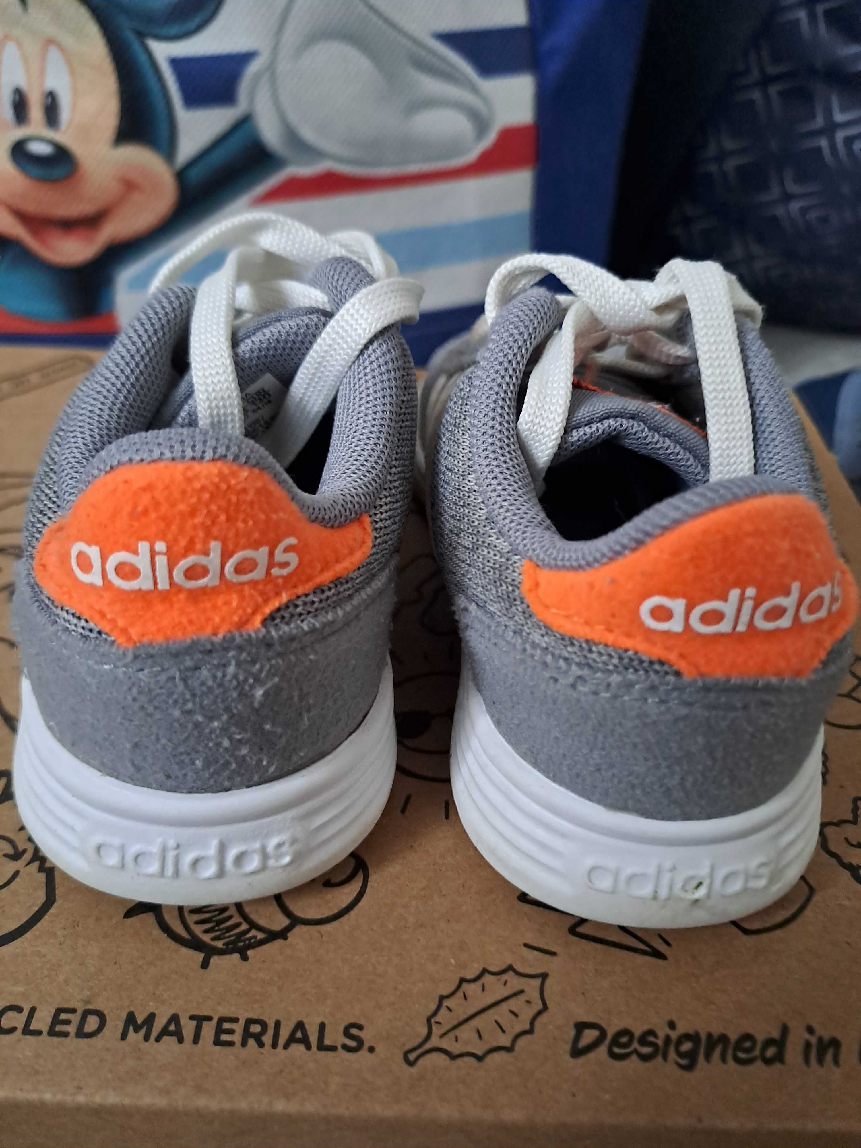 Adidasi Adidas marimea 23