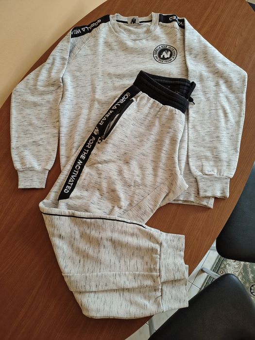 Trening pentru bărbați marca Gorilla Wear