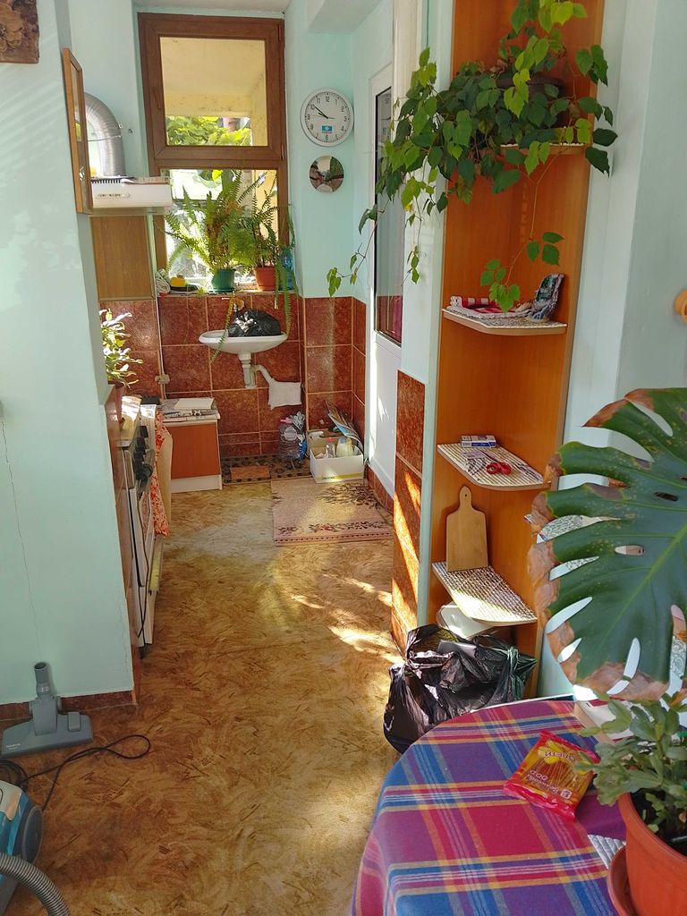 Продава се Двустаен апартамент в Разград, Център - 56 кв.м за 1730 €/кв.м - Снимка #4