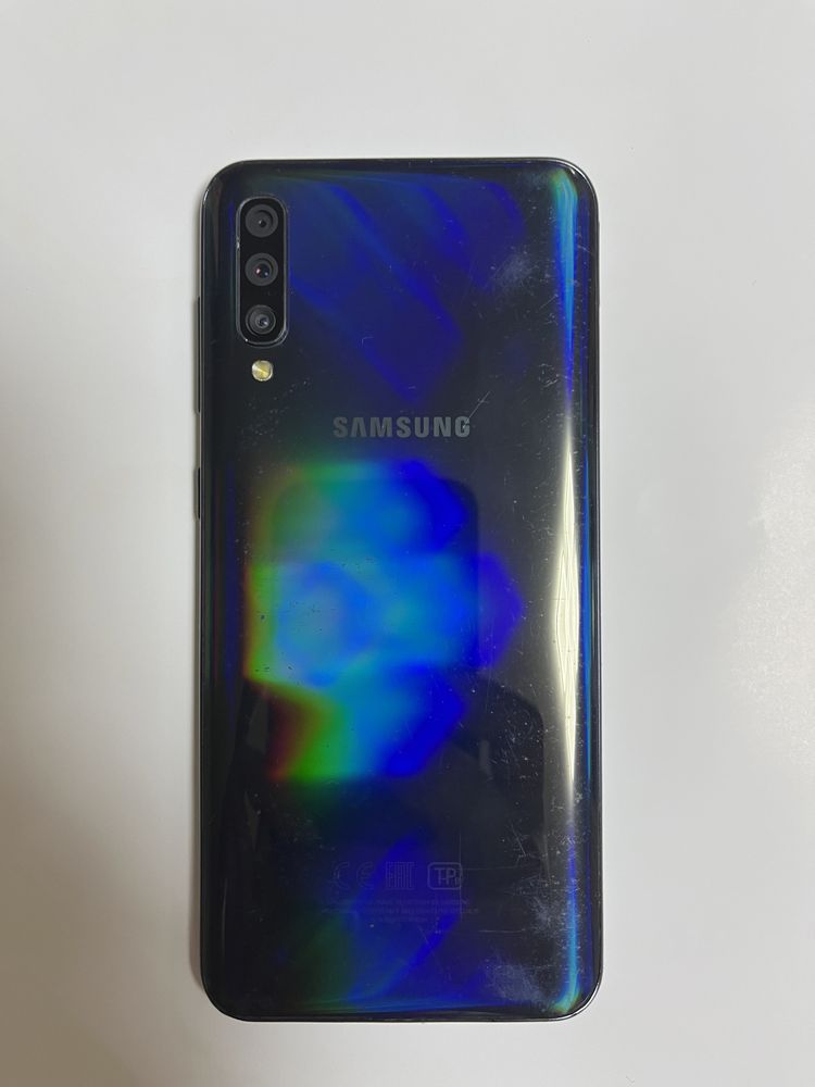 Продам Samsung Galaxy A50 в идеальном состоянии